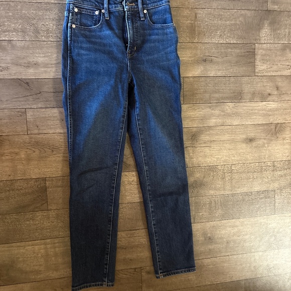 Jeans - Picture 1 of 2